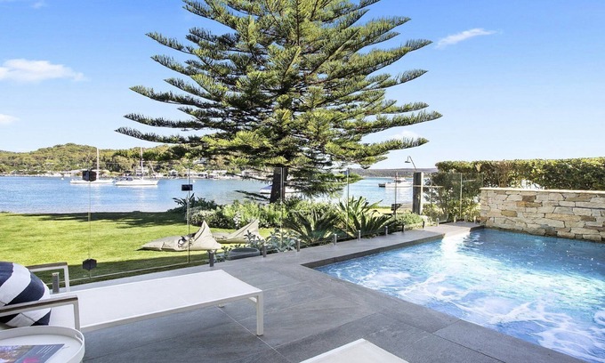Booker Bay House | Experience Le Booker Beachfront with Private Heated Pool