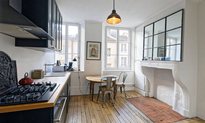Saint Nicolas - Charles III - Ville vieille - Trois Maisons - Leopold Apartment | Charming Le Boudoir de Stanislas – Cozy Apartment in Nancy