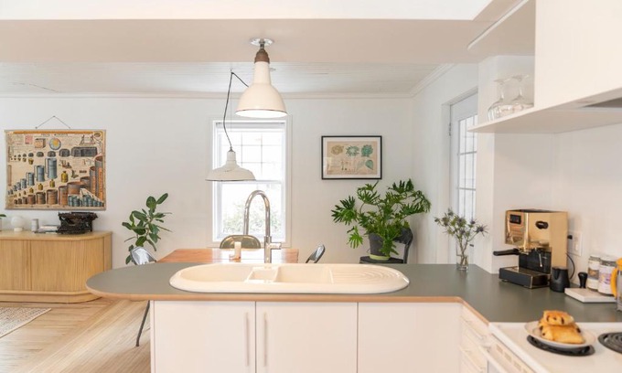 Lac-Megantic Apartment | Pet-Friendly Le Boulevard par Maison Dudley with Ocean View