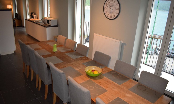 Mont-de-Lans Apartment | Le Bouquetin 1: Apartment with Breathtaking Lake Views