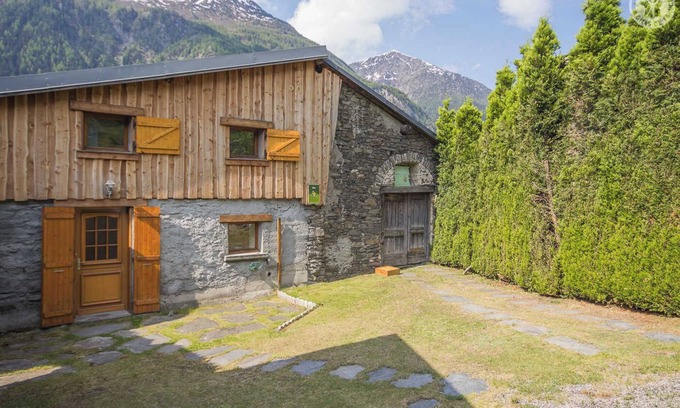 Saint-Andre House | Comfortable Stay at Le Bouquetin - Pet Friendly & Accessible