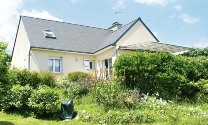 Saint-Mathieu House | Pet-Friendly Maison Le Bout du monde with Ocean Views