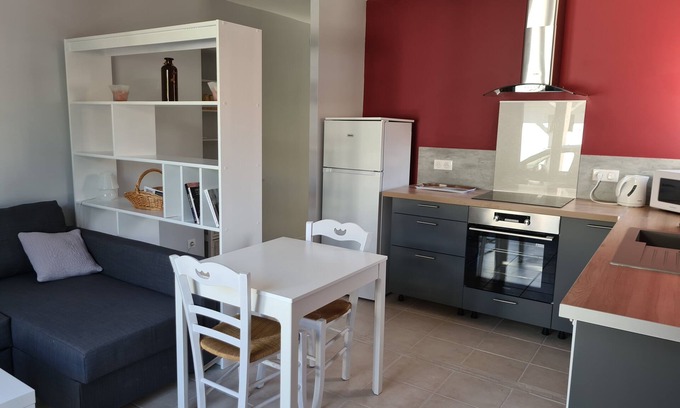 Mollans-sur-Ouveze Apartment | Experience LE BRIN DE LAVANDE: Guest Rated 9.8 in Provence