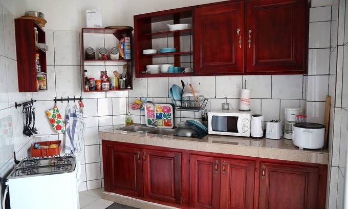 Douala House | Comfortable Stay at Le Buffle Noir in Douala with Breakfast