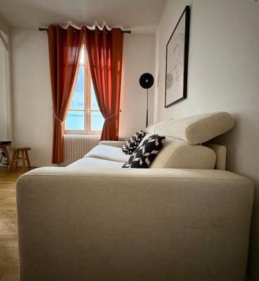 Chartres Apartment | Historic T1 Quartier - Steps from the Cathedral