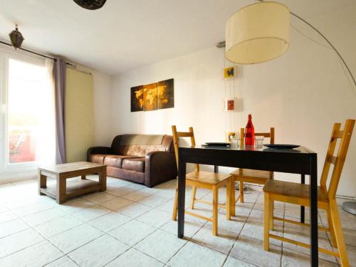 Les Beaux-Arts Apartment | Oceanfront Le Camarguais with Terrace and Parking Access
