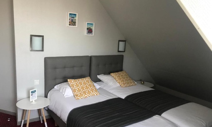 Hermanville-sur-Mer Hotel | Discover Le Canada: Pet-Friendly Oceanfront Retreat