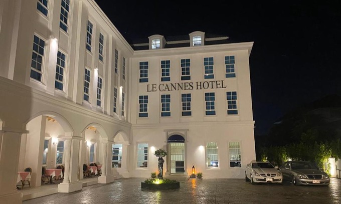 Chiang Mai Hotel | Oceanfront Bliss at Le Cannes Hotel - 4-Star Experience