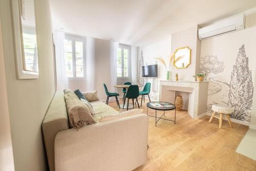 Collobrieres Apartment | Magnifique Appartement Chic & Cosy with Family-Friendly Features