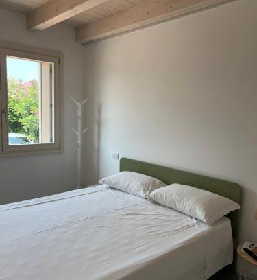 Pacengo House | Cozy Le Casette A: Family-Friendly Rooms with Private Bath