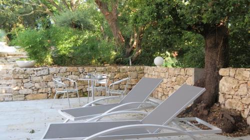 Saint-Mathieu-de-Treviers Bed & Breakfast | Experience Le Castellas du Pic St Loup with Ocean Views