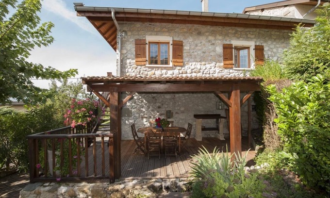 Chindrieux House | Discover LE CELLIER DES CARABINS with Scenic Lake Views