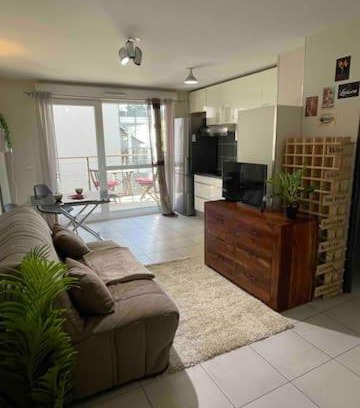 Annemasse Apartment | Pet-Friendly LE CENTRAL: Ideal for Families with Parking