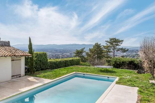 Saint-Didier-au-Mont-d'Or Villa | Le Cerf - House with view and swimming pool
