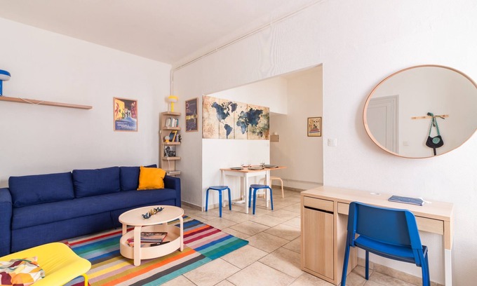 Carcassonne Apartment | Spacious Le Cerisier des 4 Chemins with Spa & Breakfast