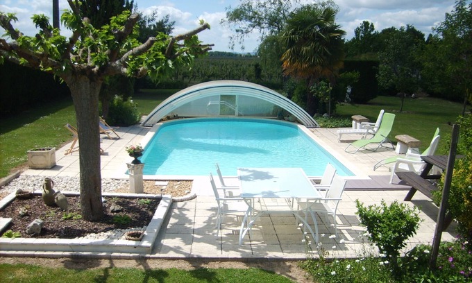 Saint-Laurent-des-Vignes Bed & Breakfast | Discover Le Châlet des Vignes: Eco-Friendly Retreat with Pool