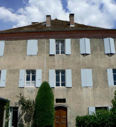 La Roche-des-Arnauds Bed & Breakfast | Family-Friendly Escape at Le Château with High Guest Ratings