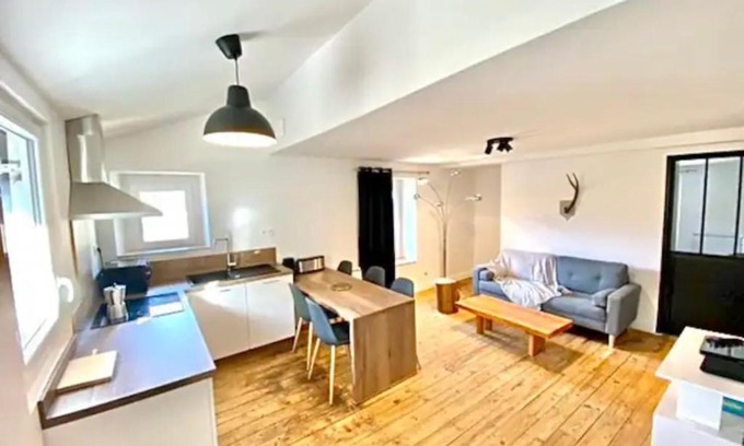 Savignac-les-Ormeaux Apartment | Family-Friendly Le Chalet: 5-Person Apartment with Parking