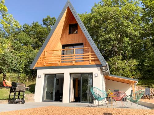 Bongheat Ski Chalet | Relax at Le Chalet de la Mûre: 4-Star Family Retreat