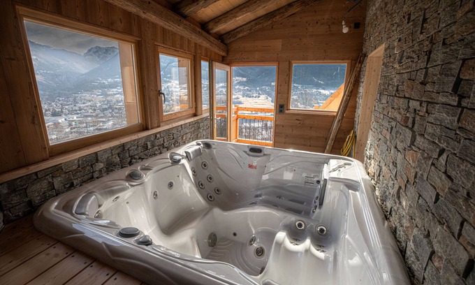 Puy-Saint-Pierre Ski Chalet | Experience Breathtaking Mountain Views at Le Chalet des Sommets