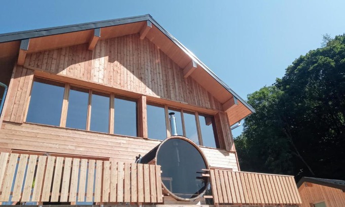 Aillon-le-Jerune Bed & Breakfast | Relax at Le Chalet Du Blanc Spa with Oceanfront Views