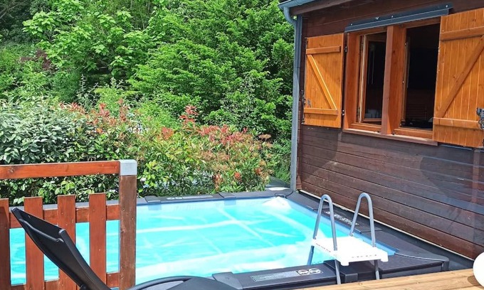Plantades Ski Chalet | Relax at Le Chalet du Lac: Pool, Spa & Ocean Views