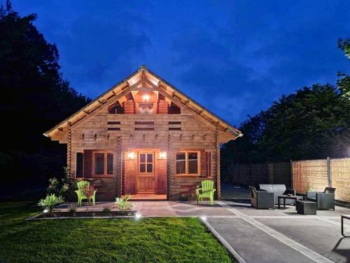 Argoules Ski Chalet | Nature Retreat at Le Chalet du Marais in Baie de Somme