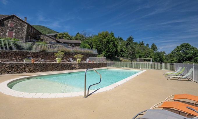 Gravieres Ski Chalet | Relax at Le Chalet du Mas Lachamp with Garden and Terrace