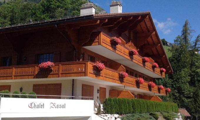 Chateau-d'Oex Ski Chalet | Oceanfront Le Chalet Rosat Apartment with Private Pool