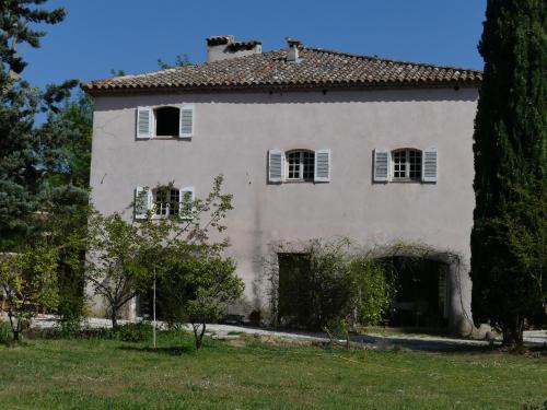 Sollies Pont Bed & Breakfast | Experience a Historic Stay at Le Charme Bastide Provençale