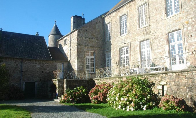Saint-Patrice-de-Claids Bed & Breakfast | Delightful Le Chateau de Claids with Oceanfront Views
