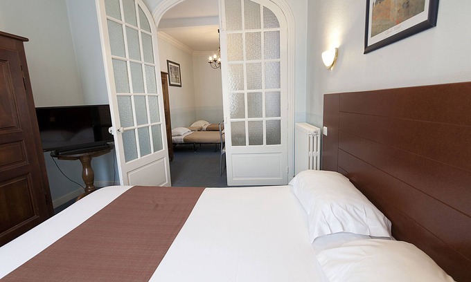 Royat Hotel | Discover Comfort at Le Chatel with Accessible Amenities