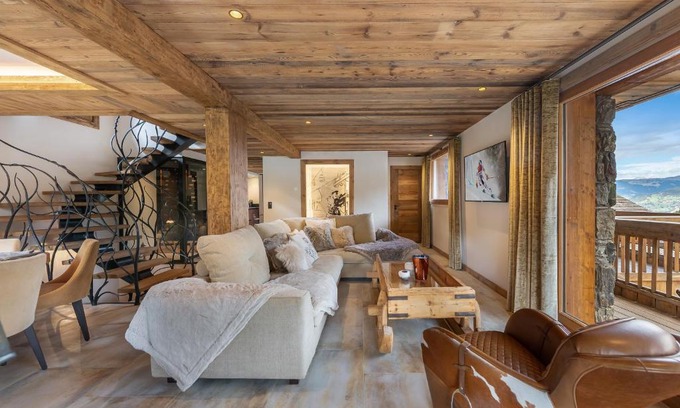Le Raffort Ski Chalet | Indulge at Le Cheval Blanc: Ski-in, Jacuzzi & Cinema
