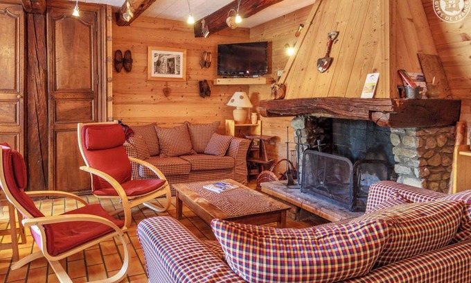 Doucy-Combelouviere House | Discover Le Cheval Noir - Family-Friendly Getaway in Doucy