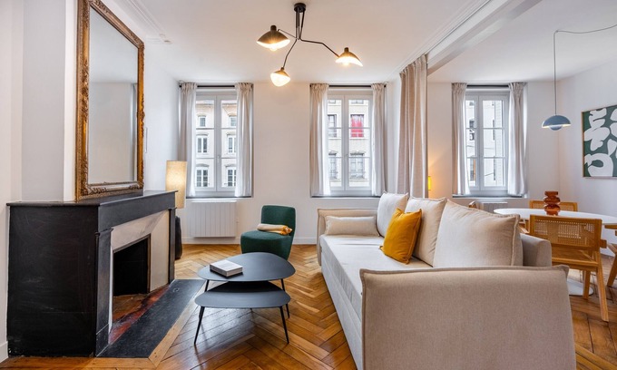 Saint Nicolas - Charles III - Ville vieille - Trois Maisons - Leopold Apartment | Le Chic de Dizier - proche Place des Vosges