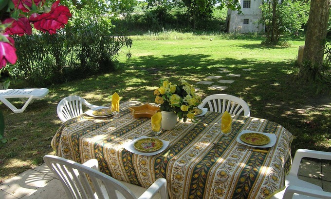 Arles House | Unique Gite in Authentic Camargue Farmhouse with Spa