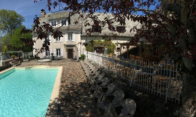 Banes Bed & Breakfast | Idyllic Getaway at Le Clos de Banes with Ocean Views