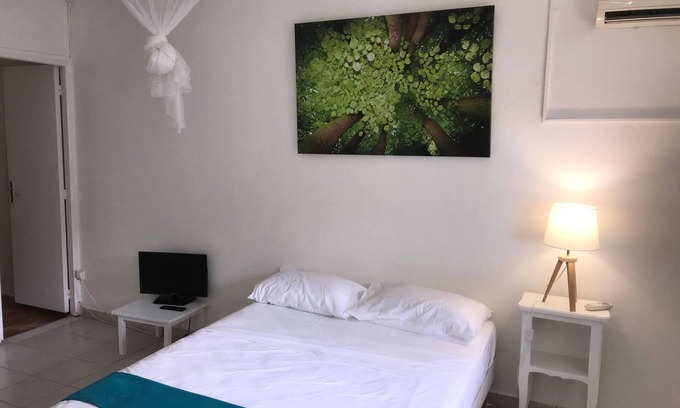 Perinet Apartment | Cozy Oceanfront Getaway at Le Clos de Beretz T2