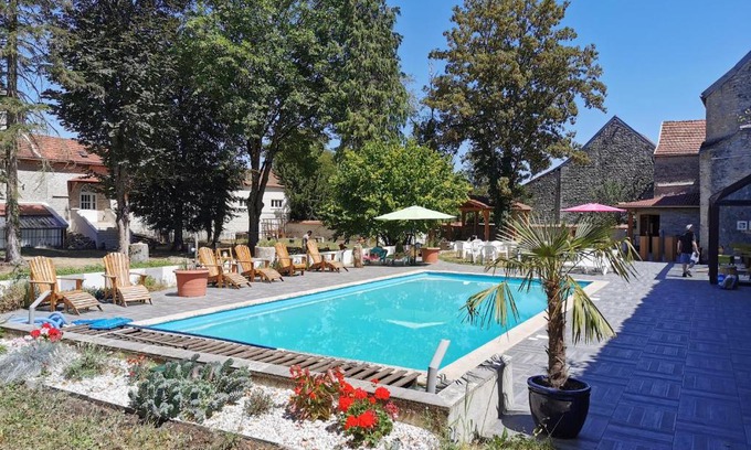 Nuits Bed & Breakfast | Experience Relaxation at le CLOS DE LA MUSARDIERE Hotel