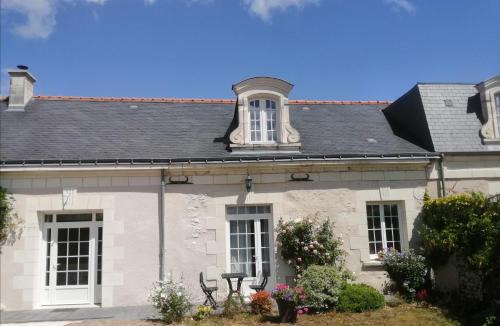 Azay-sur-Cher Bed & Breakfast | Discover Le Clos des Augers: Cozy Rooms and Roulotte Stay