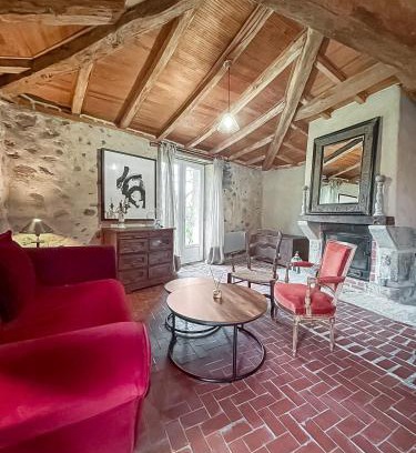 Saint-Amand-sur-Sevre House | Discover Le Clos des Écorcins: Pet & Child Friendly Stay