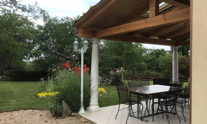 Neuf-Eglise House | Family-Friendly Retreat at Le Clos des Hirondelles