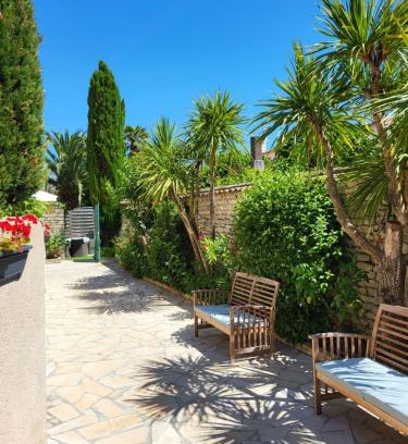 La Flotte Apartment | Pet Friendly Retreat at Le Clos des Sternes - Rated 9.2/10