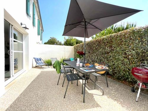 La Flotte House | Experience Le Clos des Vieux Moulins with Oceanfront Views