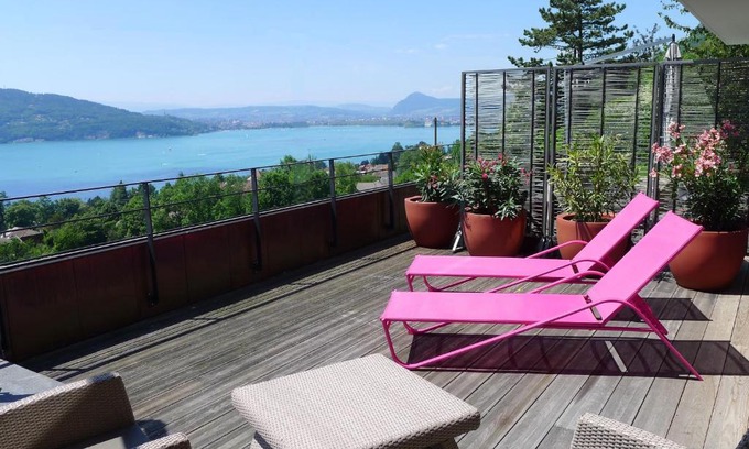 Veyrier-du-Lac House | Prime Stay at Le Clos Du Lac - Top-Rated with Restaurant