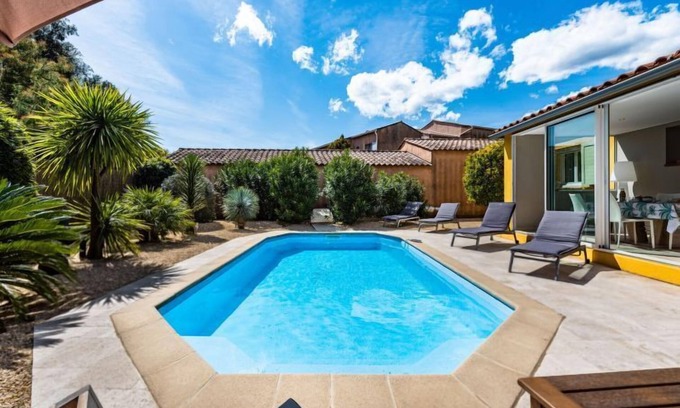 Cogolin House | Pet-Friendly Oceanfront Retreat: Le Clos du Mûrier Awaits