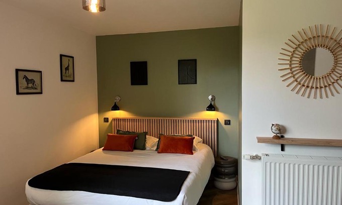 Landerneau Hotel | Cozy Le Clos Du Pontic: Pet-Friendly Stay with Hot Tub
