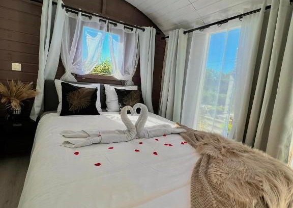 Fauvillers House | Oceanfront Retreat at Le Clos Fleuri - Rated 9/10 by Guests