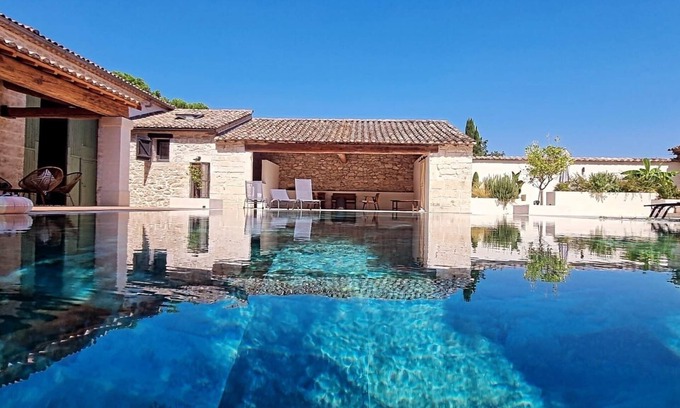 Saint-Series Other | Le Clos Paradis- Mas vigneron, mirror pool and independent studio!