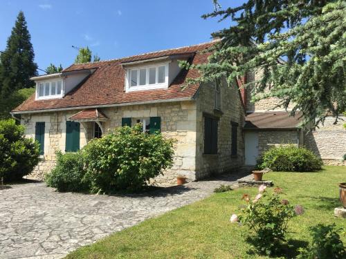 Lavilletertre House | Family-Friendly Retreat at Le Clos Saint Jean - Guest Rated 8.5